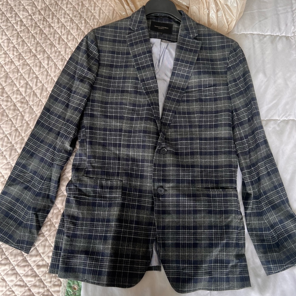 BANANA REPUBLIC Tailor fit plaid suit jacket size 40R